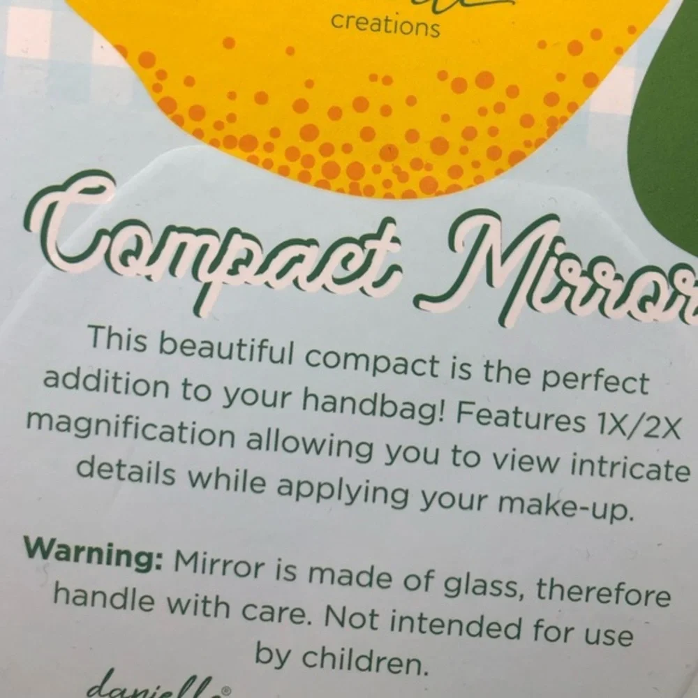 Lemon vines printed glam on‎ the go foldable 2X magnifying compact mirror new